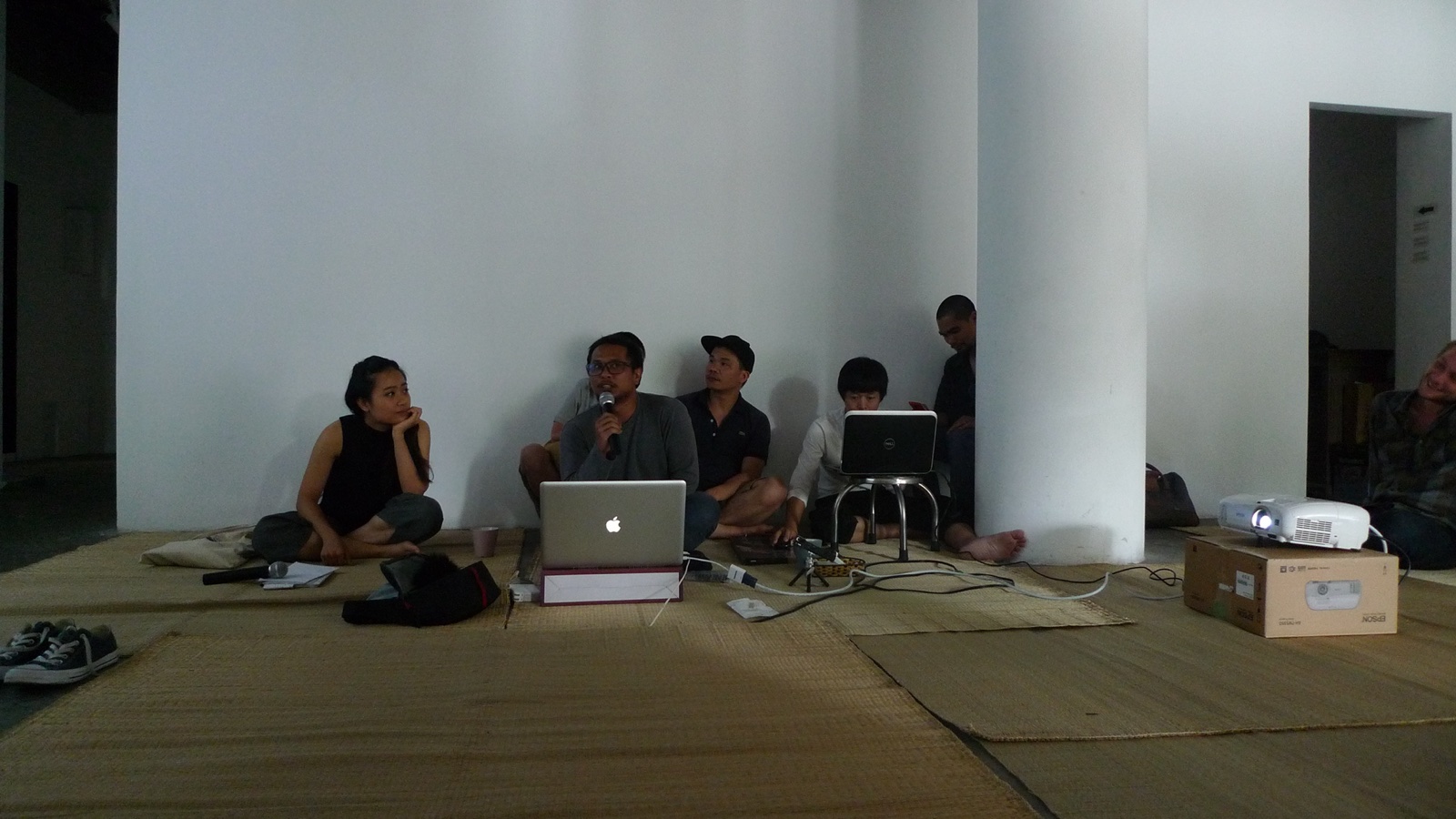 Discussing Performance Art I | Thảo luận về nghệ thuật trình diễn | Aliansyah Caniago & Phụ Lục — 2