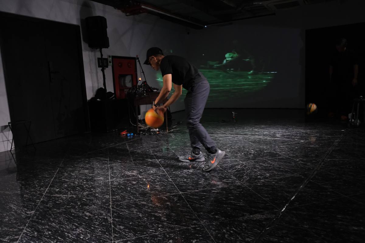 MoT sound #24 out of landscape – into mindscape & future basketball — 12